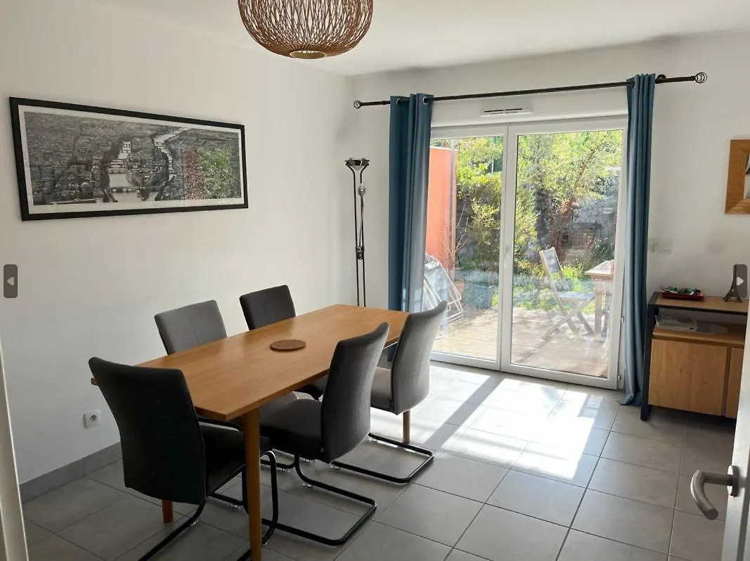 Maison 6 Personnes St Cannat - 15 Min Aix En Provence Saint-Cannat 0*,  France
